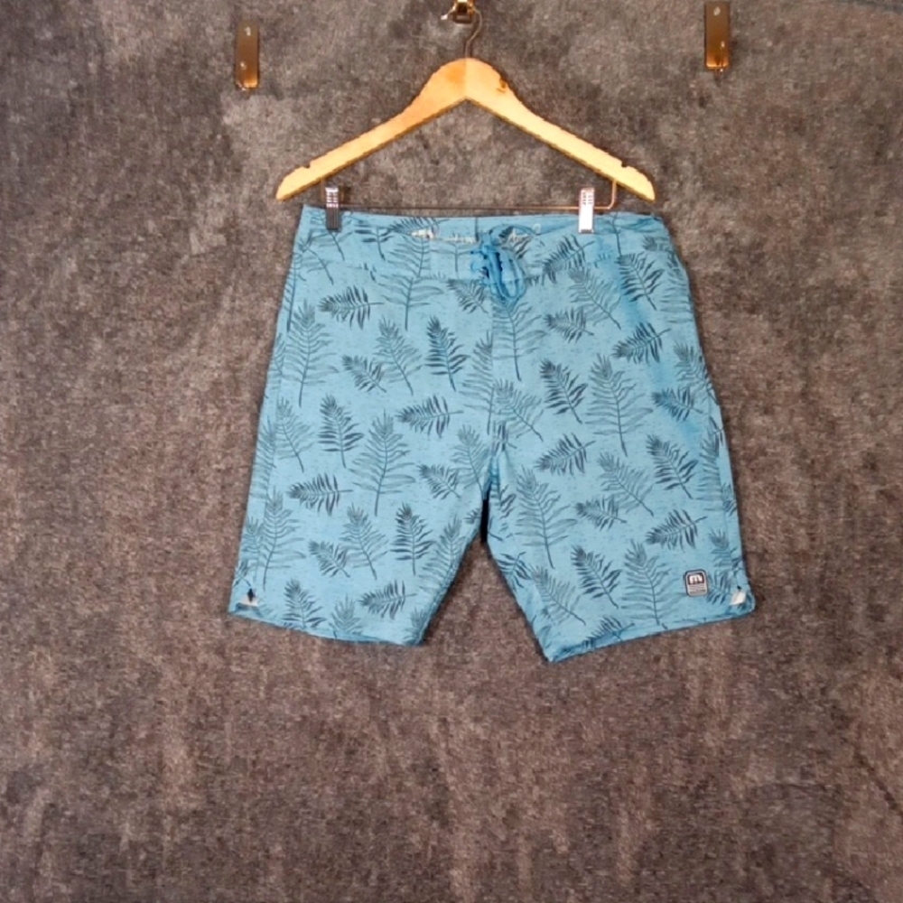 Travis Mathew Board Shorts Barnstormed Leaf Print  Swim CasualMens 34
